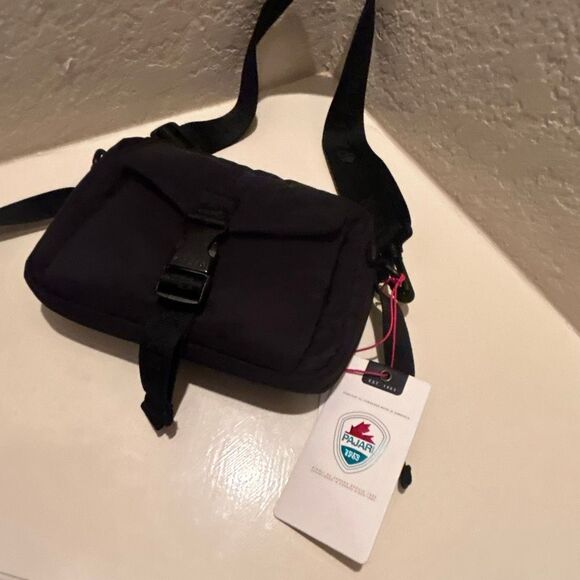 Pajar Canada Nylon Bag Black Adjustable Strap Winter Travel Gorpcore Sporty NWT - Picture 8 of 14
